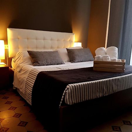 Ottomood Ala Ovest Catania Centro Bed & Breakfast Ruang foto