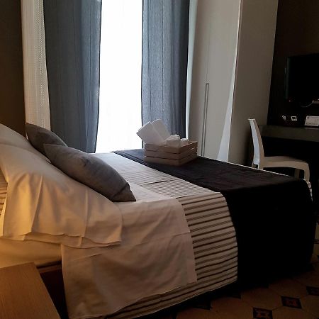 Ottomood Ala Ovest Catania Centro Bed & Breakfast Bagian luar foto