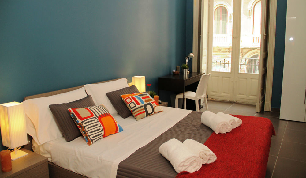 Ottomood Ala Ovest Catania Centro Bed & Breakfast Bagian luar foto