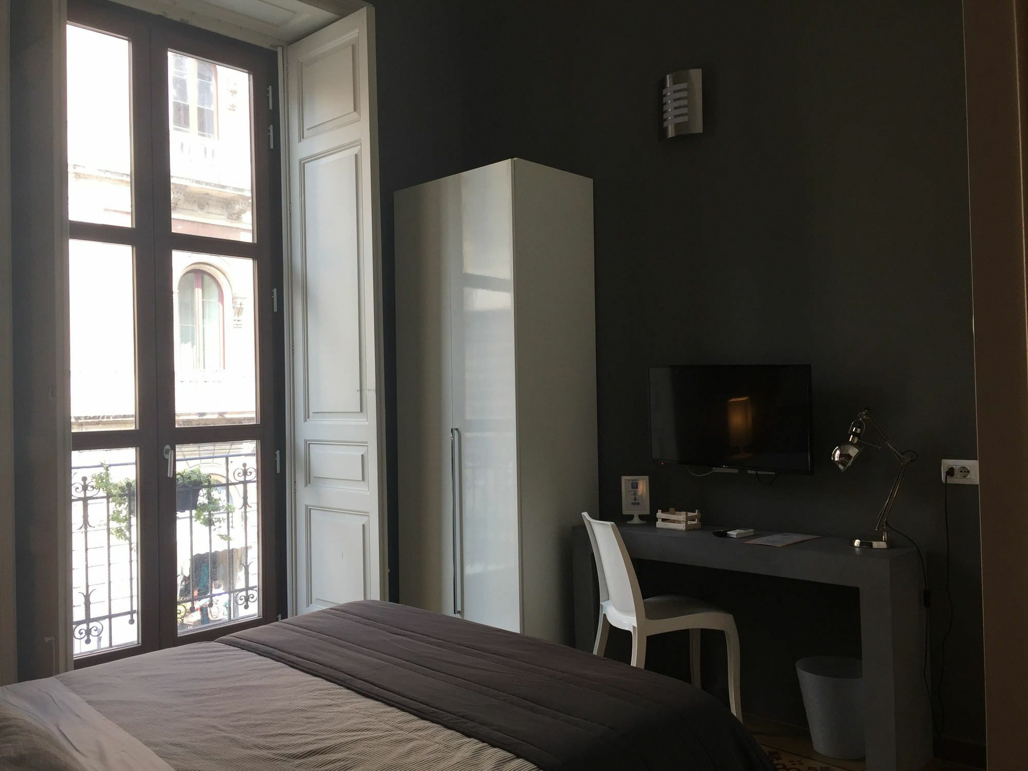 Ottomood Ala Ovest Catania Centro Bed & Breakfast Bagian luar foto